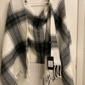 NEW Scarf /Cardigan /Hoodie/ Wrap